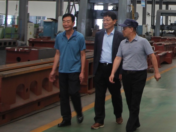 Korean Agent Visit Yimake Machine Tool for Inspection of Ordered Machine