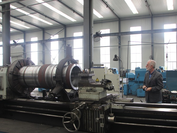 Mexico Customer Visit Yimake Machine Tool Factory